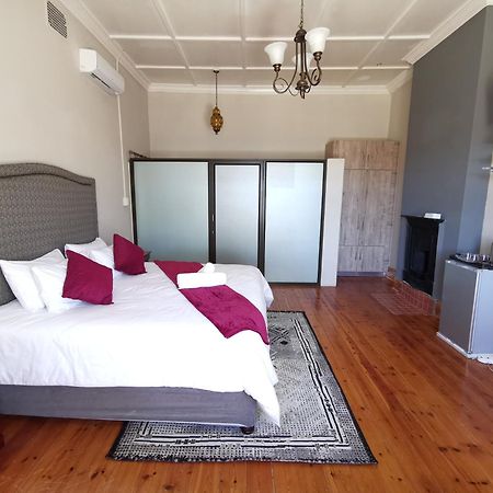 Lucolo Palace B&B אליוואל נורת' חדר תמונה